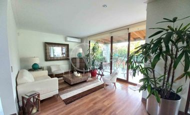 IMPECABLE CASA EN CHAMISDERO A SÓLO 10 MINUTOS DE VITACURA