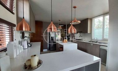 IMPECABLE CASA EN CHAMISDERO A SÓLO 10 MINUTOS DE VITACURA