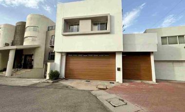 VENTA CASA EN RINCONES DE SAN MARCOS(RINCONADA DE SAN MARCOS)FRENTE A PARQUE. 3 RECAMARAS Y UN DEPTO. INDEPEN. 425M2 C. TOTALMENTE REMODELADA Y EQUIPADA.