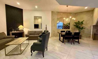 VENTA CASA EN RINCONES DE SAN MARCOS(RINCONADA DE SAN MARCOS)FRENTE A PARQUE. 3 RECAMARAS Y UN DEPTO. INDEPEN. 425M2 C. TOTALMENTE REMODELADA Y EQUIPADA.