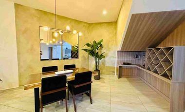 VENTA CASA EN RINCONES DE SAN MARCOS(RINCONADA DE SAN MARCOS)FRENTE A PARQUE. 3 RECAMARAS Y UN DEPTO. INDEPEN. 425M2 C. TOTALMENTE REMODELADA Y EQUIPADA.