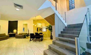 VENTA CASA EN RINCONES DE SAN MARCOS(RINCONADA DE SAN MARCOS)FRENTE A PARQUE. 3 RECAMARAS Y UN DEPTO. INDEPEN. 425M2 C. TOTALMENTE REMODELADA Y EQUIPADA.