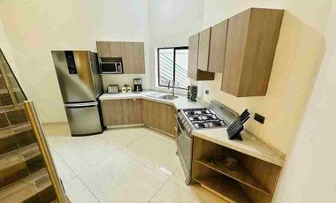 VENTA CASA EN RINCONES DE SAN MARCOS(RINCONADA DE SAN MARCOS)FRENTE A PARQUE. 3 RECAMARAS Y UN DEPTO. INDEPEN. 425M2 C. TOTALMENTE REMODELADA Y EQUIPADA.