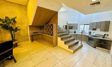 VENTA CASA EN RINCONES DE SAN MARCOS(RINCONADA DE SAN MARCOS)FRENTE A PARQUE. 3 RECAMARAS Y UN DEPTO. INDEPEN. 425M2 C. TOTALMENTE REMODELADA Y EQUIPADA.