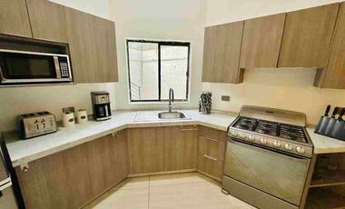 VENTA CASA EN RINCONES DE SAN MARCOS(RINCONADA DE SAN MARCOS)FRENTE A PARQUE. 3 RECAMARAS Y UN DEPTO. INDEPEN. 425M2 C. TOTALMENTE REMODELADA Y EQUIPADA.