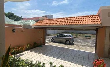 casa en costa de oro exelente ubicacion