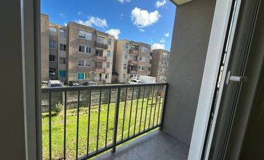 Condominio Privado, buena ubicación, con piscina, salón de eventos y estacionamiento.