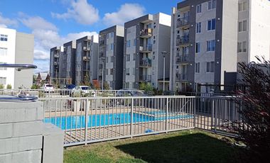 Condominio Privado, buena ubicación, con piscina, salón de eventos y estacionamiento.