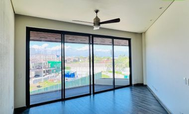 FOR SALE – 3-STOREY TOWNHOUSE IN MUNTINLUPA CITY!