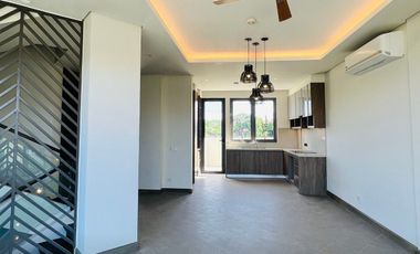 FOR SALE – 3-STOREY TOWNHOUSE IN MUNTINLUPA CITY!