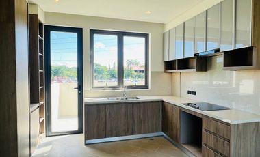 FOR SALE – 3-STOREY TOWNHOUSE IN MUNTINLUPA CITY!