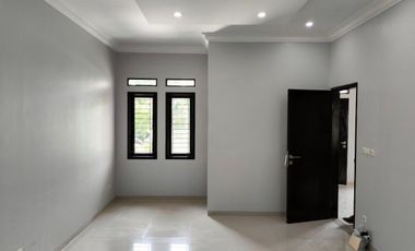 RUMAH TINGGAL MODERN SPLIT LEVEL BARU RENOVASI DI SETIABUDI REGENCY KAWASAN BANDUNG UTARA