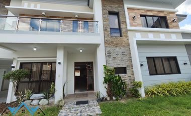 5 Bedroom House with Big Pool For RENT in Amsic Angeles City Pampanga