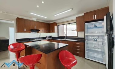 5 Bedroom House with Big Pool For RENT in Amsic Angeles City Pampanga