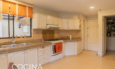 Casa independiente en Río Amarillo con 5 dormitorios, jacuzzi y amplio terreno de 522 m²