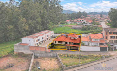 Casa independiente en Río Amarillo con 5 dormitorios, jacuzzi y amplio terreno de 522 m²