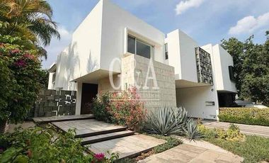 Casa en Valle Real en Venta