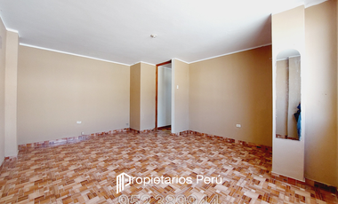 SE VENDE CASA DE 3 PISOS EN ESQUINA, FRENTE A PLAZA LA FLORESTA, CERCA A LA PLAZA PÉREZ GAMBOA, IDEAL PARA CASA FAMILIAR, NEGOCIO O DE DEPARTAMENTOS