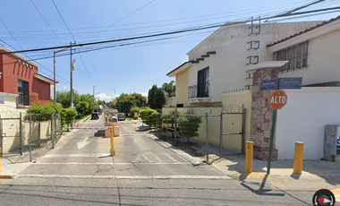 Casa ubicada en condominio La Cañada, Guadalajara Jalisco. Con 3 recamaras y 120m2. A unos minutos del Zoológico de Guadalajara.