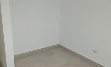 Hermosa casa de 3 niveles en RENTA