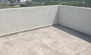 Hermosa casa de 3 niveles en RENTA