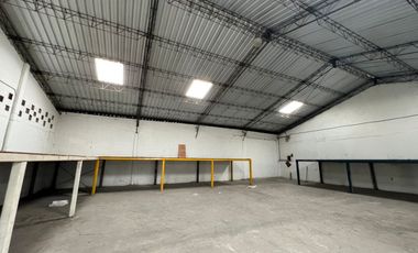 Alquilo bodega en Complejo de bodegas y oficinas en el Norte de Guayaquil