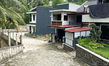 Rumah Mewah Bonus Furniture dekat Pasar Cebongan