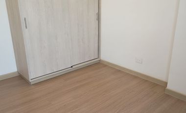 Se arrienda Apartamento por la avenida sur