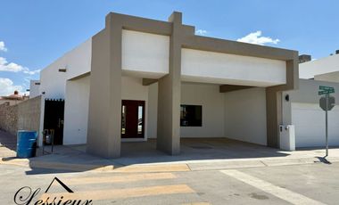 SE VENDE CASA UBICADA EN PRIVADO LA ZARZUELA