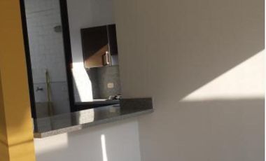SE VENDE CASA,EL CASTILLO,JAMUNDI,AL SUR DE CALI, UN PISO