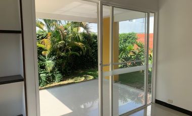 SE VENDE CASA,EL CASTILLO,JAMUNDI,AL SUR DE CALI, UN PISO