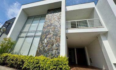 VENDO CASA AL NORTE DE ARMENIA - SECTOR PORTAL DEL QUINDIO
