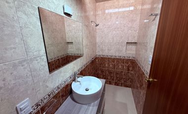 Casa en Renta en el Centro de Toluca – Ideal para Oficinas, Despachos o Negocio con Estacionamiento Comercial