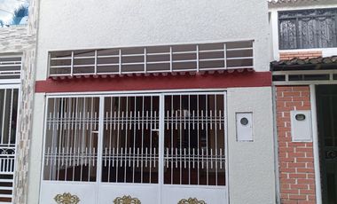 SE VENDE CASA EN FLORIDABLANCA POR LA CALLE 200