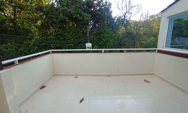 SE VENDE CASA EN FLORIDABLANCA POR LA CALLE 200