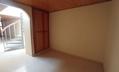 SE VENDE CASA EN FLORIDABLANCA POR LA CALLE 200