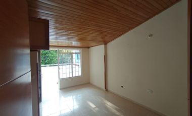 SE VENDE CASA EN FLORIDABLANCA POR LA CALLE 200