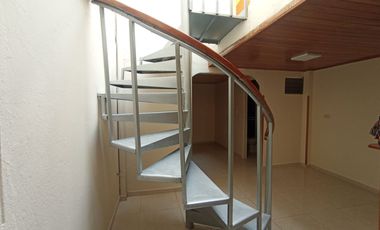 SE VENDE CASA EN FLORIDABLANCA POR LA CALLE 200