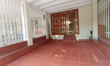 SE VENDE CASA EN FLORIDABLANCA POR LA CALLE 200