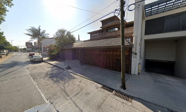 VENTA DE CASA DE GRAN TAMAÑO EN LOMAS DE SAN LUIS SLP