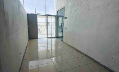 OFICINA EN RENTA CON DOBLE ALTURA EN TOLUCA