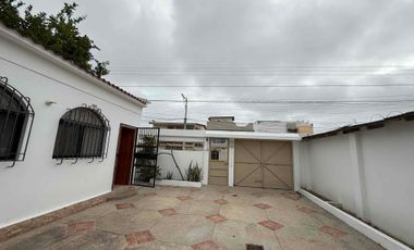 Alquiler de casa por  año corrido Salinas, Ecuador