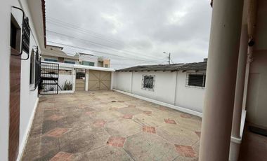 Alquiler de casa por  año corrido Salinas, Ecuador