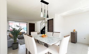 Mitad del Mundo - Amplia Casa por Estrenar en Conjunto Privado