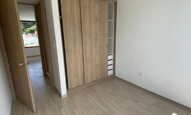 Pomasqui, Dentro de Urbanización Privada - Amplia casa por estrenar.