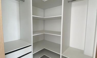 Pomasqui, Dentro de Urbanización Privada - Amplia casa por estrenar.