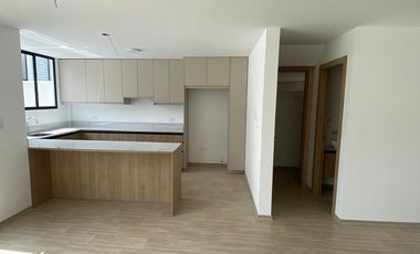 Pomasqui, Dentro de Urbanización Privada - Amplia casa por estrenar.