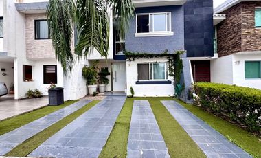 Casa en Venta por Virreyes en Parque de la Castellana, Zapopan