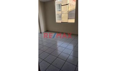 Alquilo Mini Departamento ( Puede Usarse Como Oficinas) En Piso 2, Vista Exterior En Urb. Monserrate, Ideal Para Estudiantes, Cerca A La Universidad U