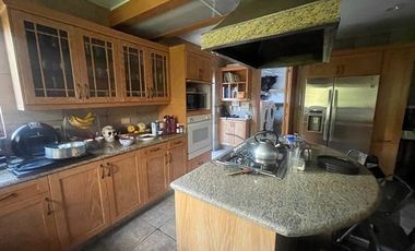 VENTA MAGNÍFICA CASA ESTILO MEXICANO CONTEMPORÁNEO EN HACIENDA SANTA FE